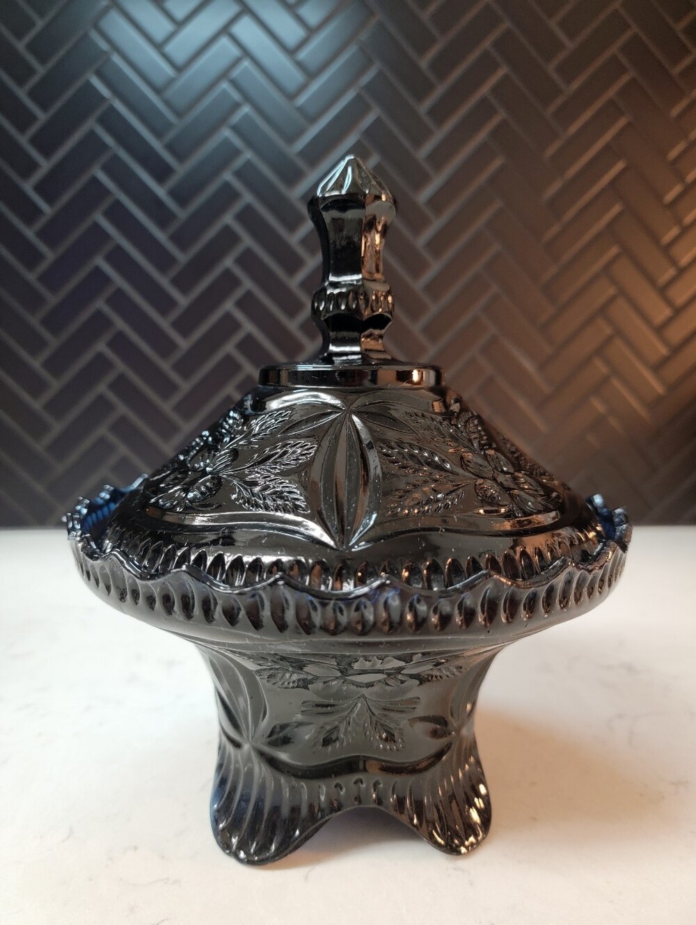 Vintage Tiara Indiana Glass Monarch Paneled Daisy Lidded Candy Dish